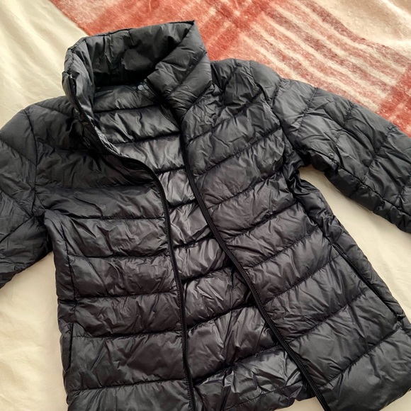 UNIQLO ultralight down jacket - Picture 2 of 3